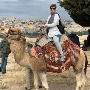 Meet your Posher, Joy